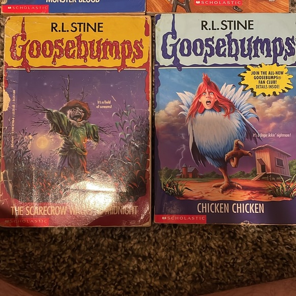 Books - Picture 2 of 5